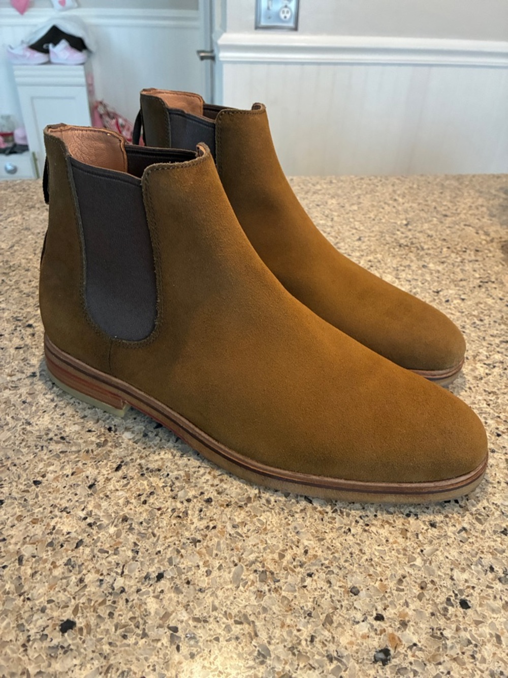 Men's 12 Clarks Clarksdale Chelsea Boots in Dark Olive Suede